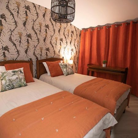 Chambre Jungle Dans Maison D'Hote "Le Petit Clouet"- Рошекорбон Экстерьер фото