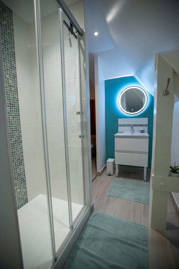 Chambre Jungle Dans Maison D'Hote "Le Petit Clouet"- Рошекорбон Экстерьер фото