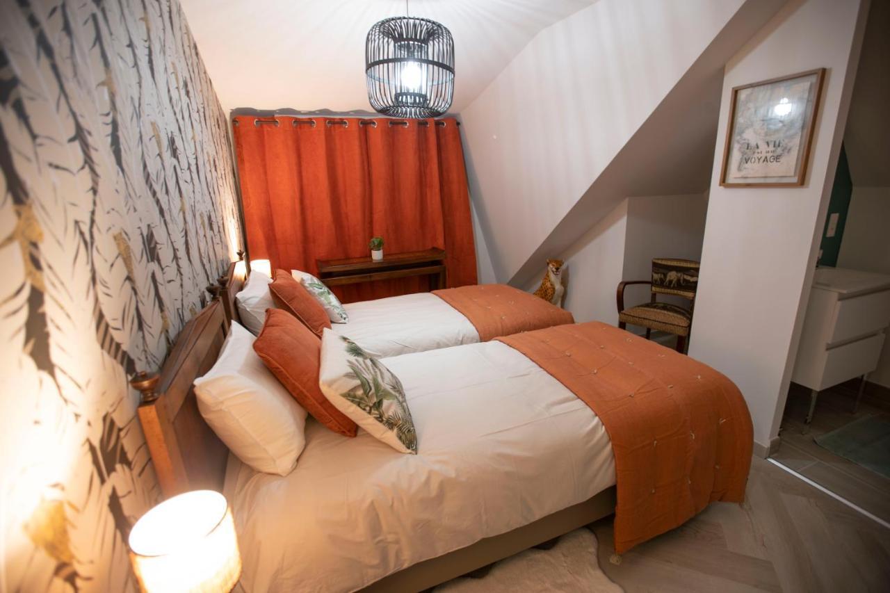 Chambre Jungle Dans Maison D'Hote "Le Petit Clouet"- Рошекорбон Экстерьер фото